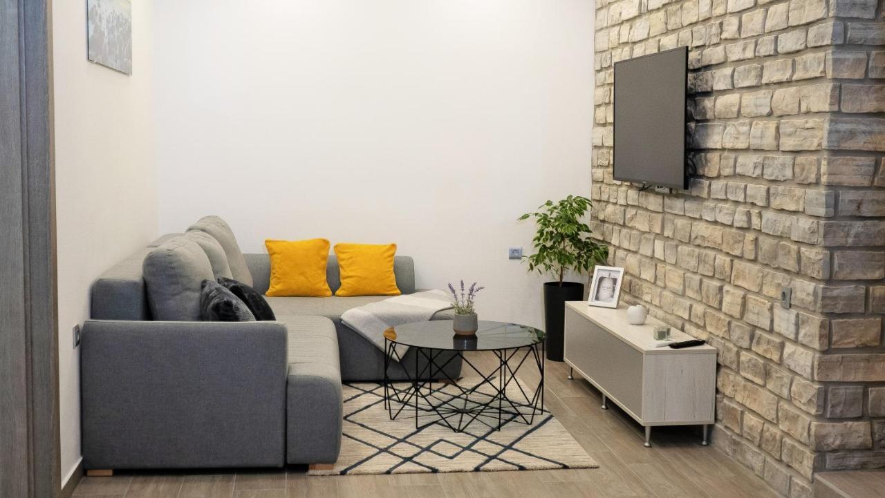 Apartment Stela - Private Terrace & Parking Zadar Buitenkant foto
