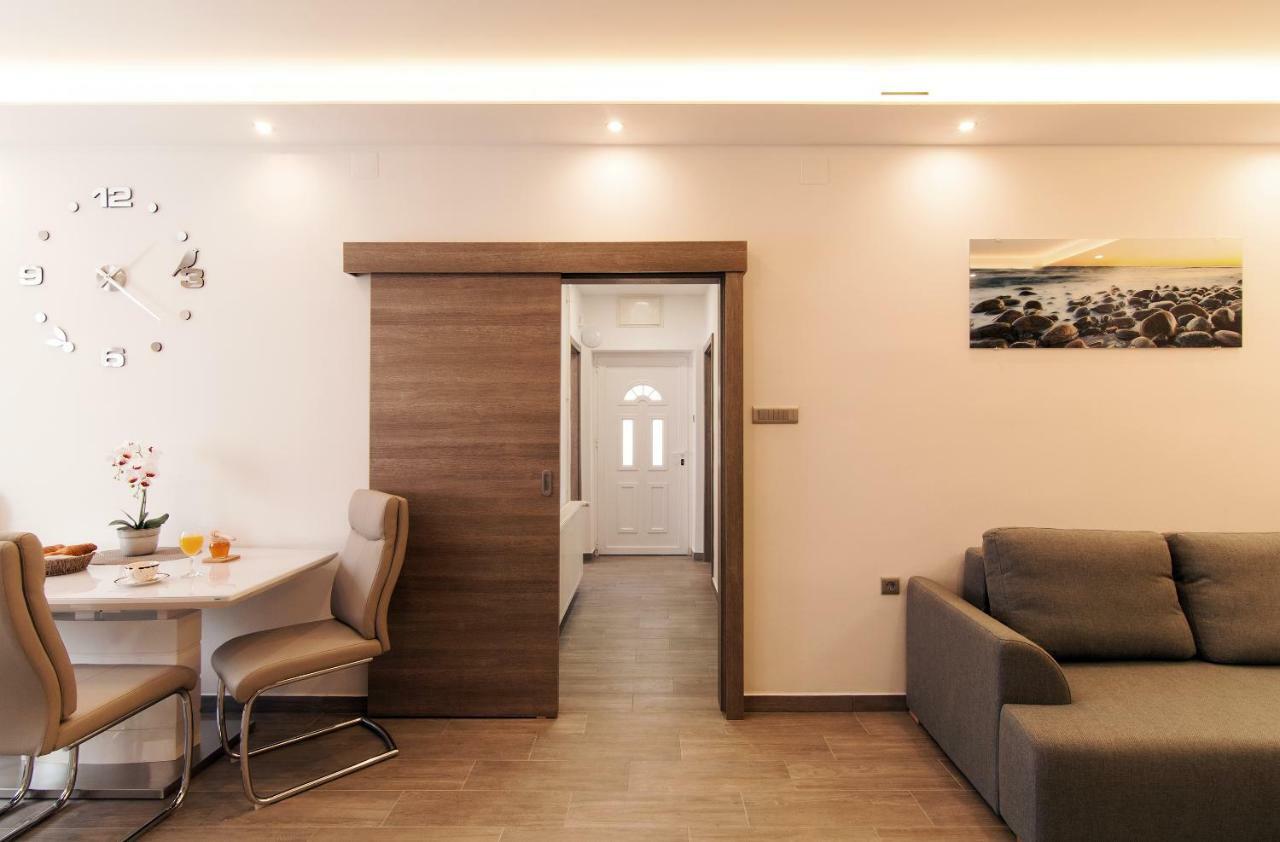 Apartment Stela - Private Terrace & Parking Zadar Buitenkant foto