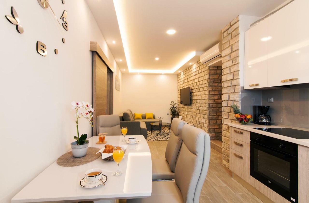 Apartment Stela - Private Terrace & Parking Zadar Buitenkant foto